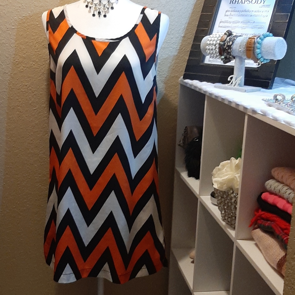 Chevron dress orange and white size Large